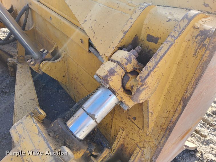 image for item DL2272 1997 Caterpillar D6R XL  dozer