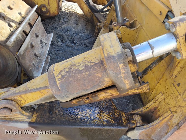 image for item DL2272 1997 Caterpillar D6R XL  dozer