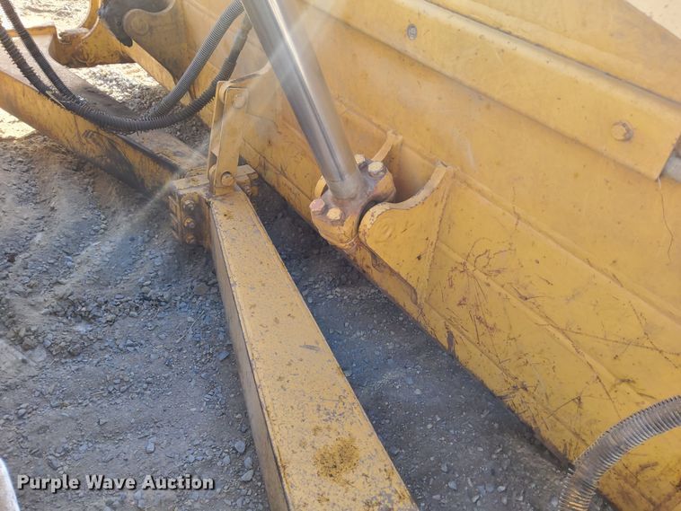 image for item DL2272 1997 Caterpillar D6R XL  dozer