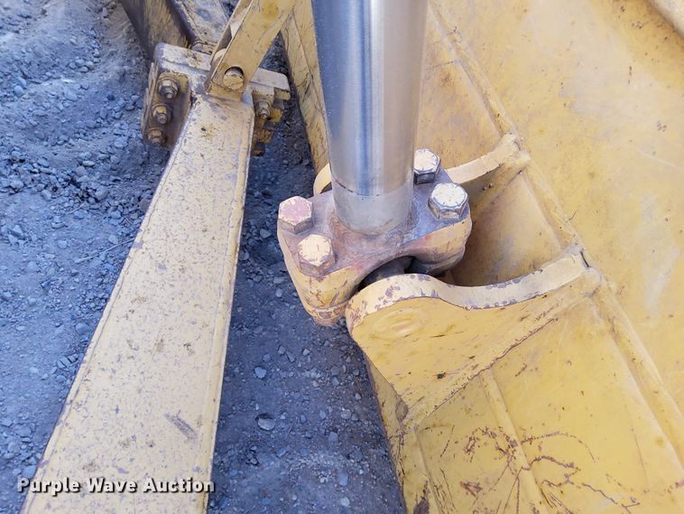 image for item DL2272 1997 Caterpillar D6R XL  dozer