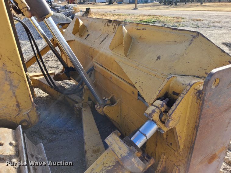 image for item DL2272 1997 Caterpillar D6R XL  dozer