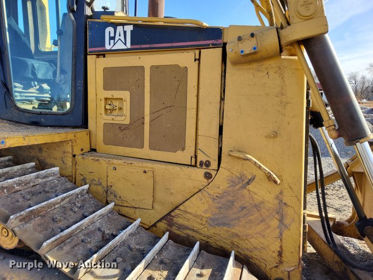 image for item DL2272 1997 Caterpillar D6R XL  dozer