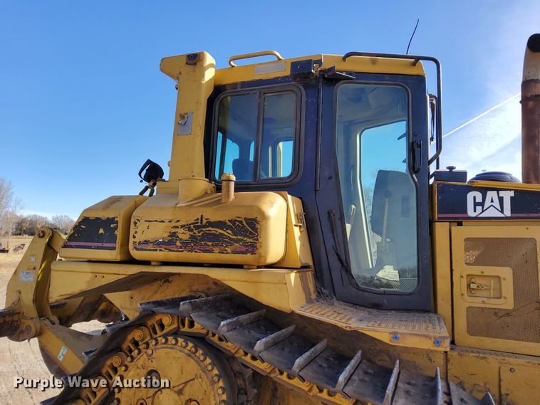 image for item DL2272 1997 Caterpillar D6R XL  dozer