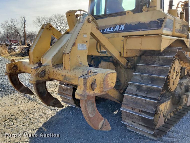 image for item DL2272 1997 Caterpillar D6R XL  dozer