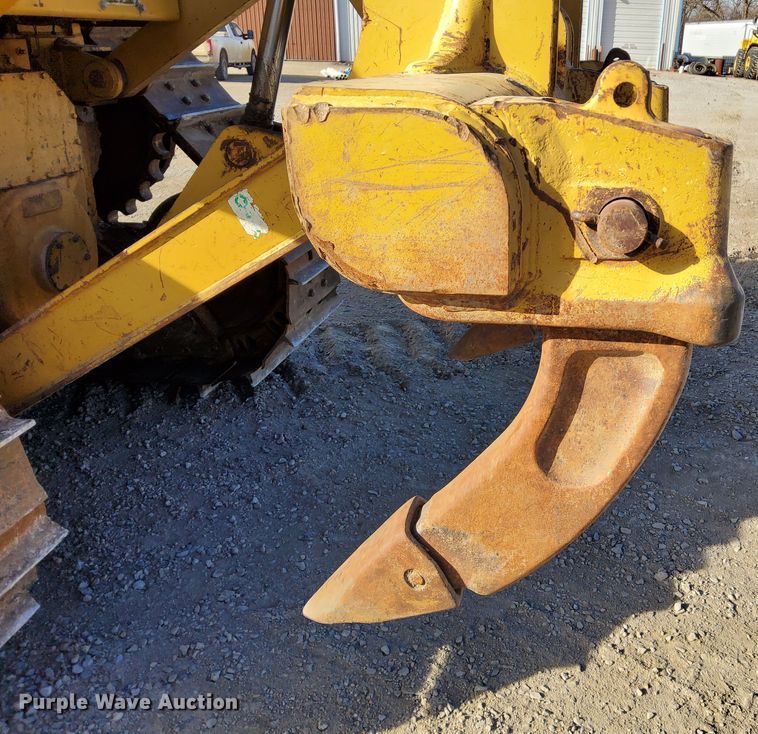 image for item DL2272 1997 Caterpillar D6R XL  dozer