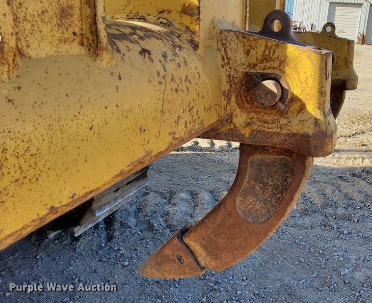 image for item DL2272 1997 Caterpillar D6R XL  dozer