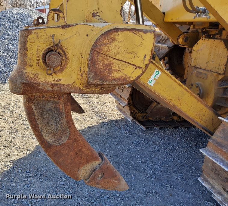 image for item DL2272 1997 Caterpillar D6R XL  dozer