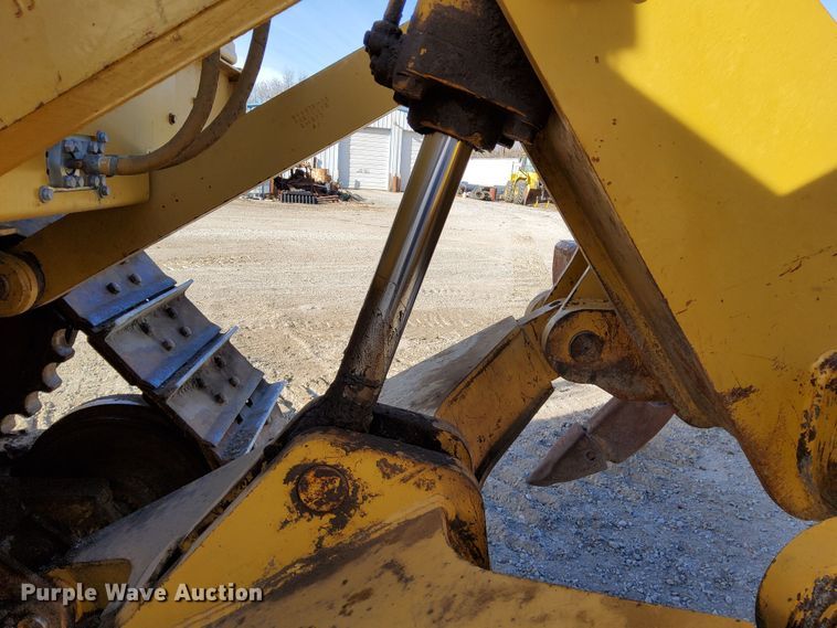 image for item DL2272 1997 Caterpillar D6R XL  dozer