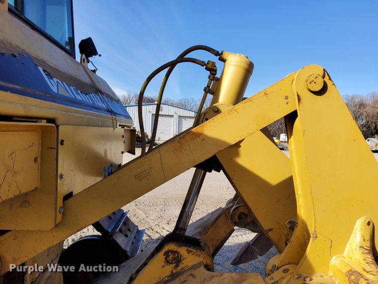 image for item DL2272 1997 Caterpillar D6R XL  dozer