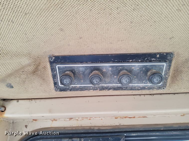 image for item DL2272 1997 Caterpillar D6R XL  dozer