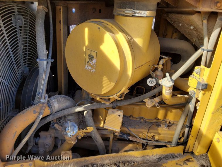 image for item DL2272 1997 Caterpillar D6R XL  dozer
