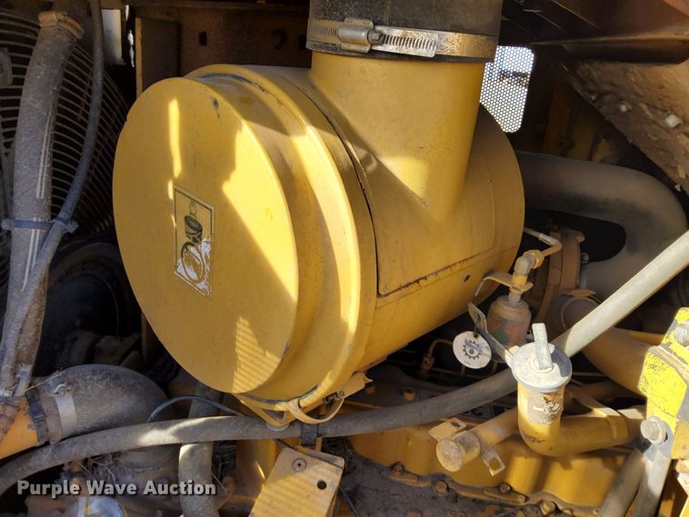 image for item DL2272 1997 Caterpillar D6R XL  dozer