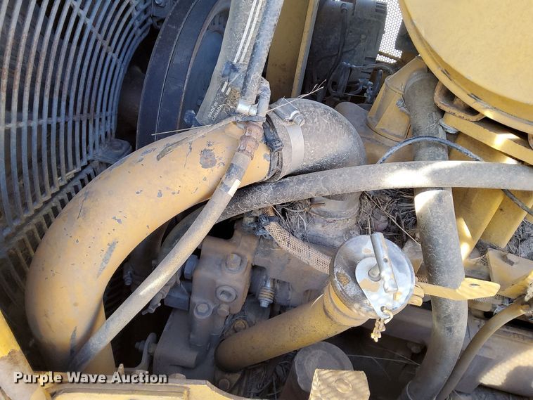 image for item DL2272 1997 Caterpillar D6R XL  dozer