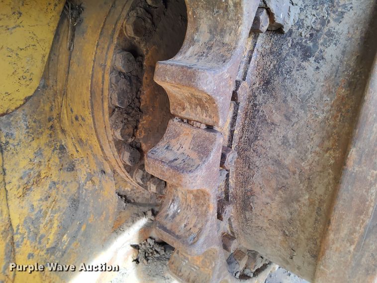 image for item DL2272 1997 Caterpillar D6R XL  dozer