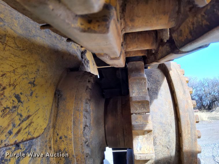 image for item DL2272 1997 Caterpillar D6R XL  dozer