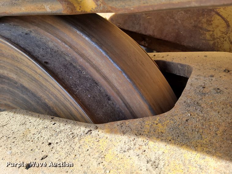 image for item DL2272 1997 Caterpillar D6R XL  dozer