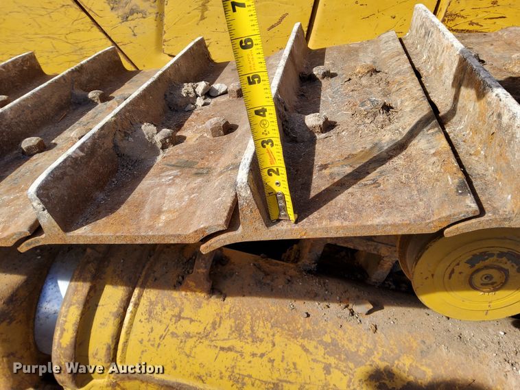 image for item DL2272 1997 Caterpillar D6R XL  dozer