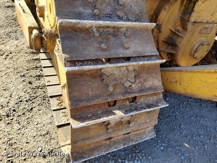 image for item DL2272 1997 Caterpillar D6R XL  dozer