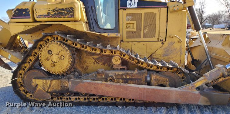 image for item DL2272 1997 Caterpillar D6R XL  dozer