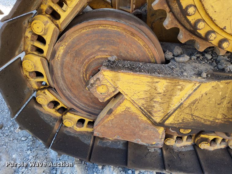 image for item DL2272 1997 Caterpillar D6R XL  dozer