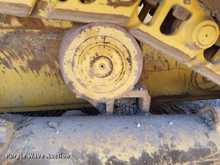 image for item DL2272 1997 Caterpillar D6R XL  dozer