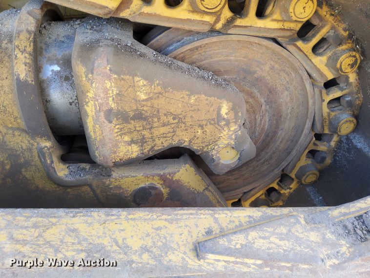 image for item DL2272 1997 Caterpillar D6R XL  dozer