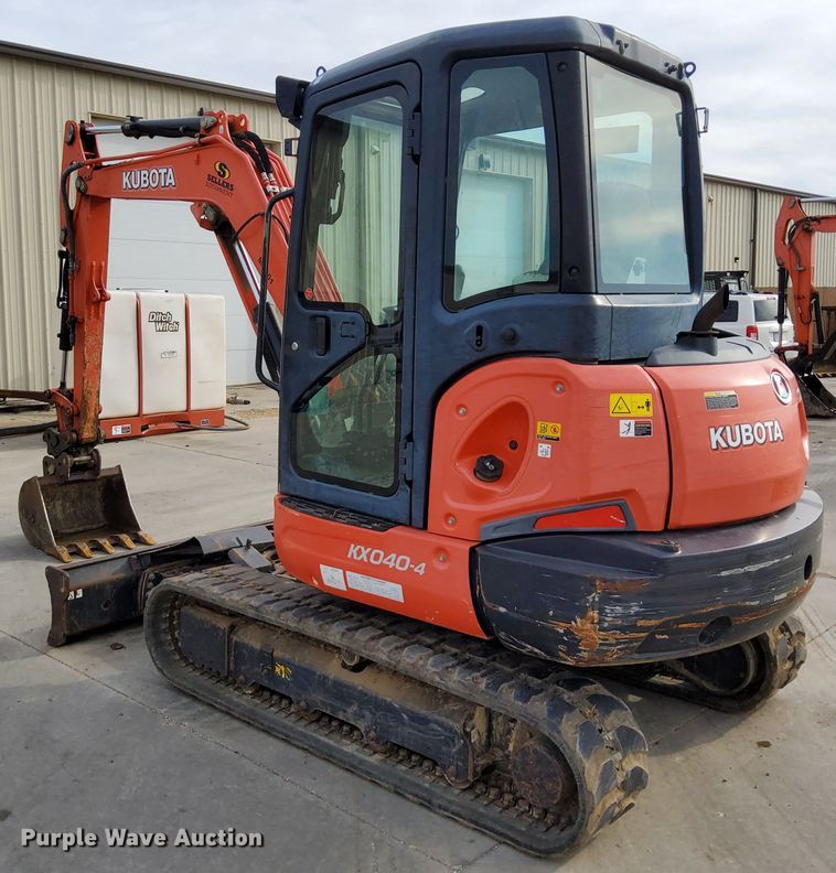 image for item DL2276 2015 Kubota KX040-4  mini excavator