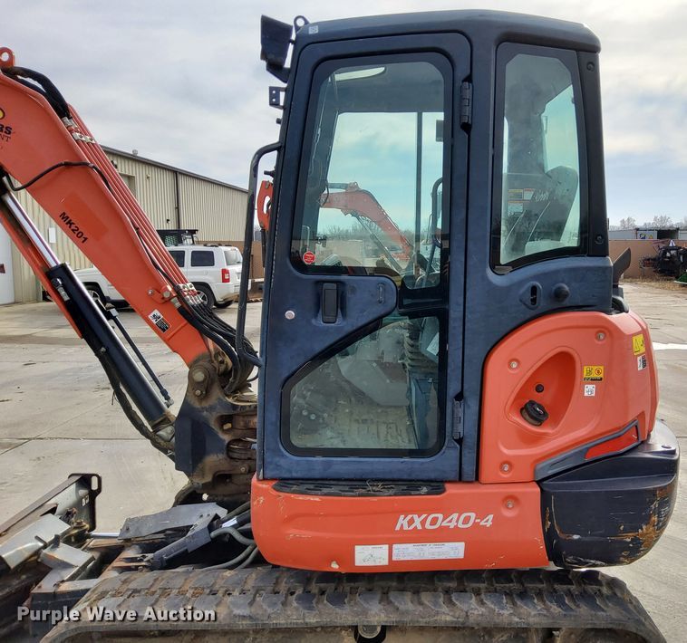 image for item DL2276 2015 Kubota KX040-4  mini excavator