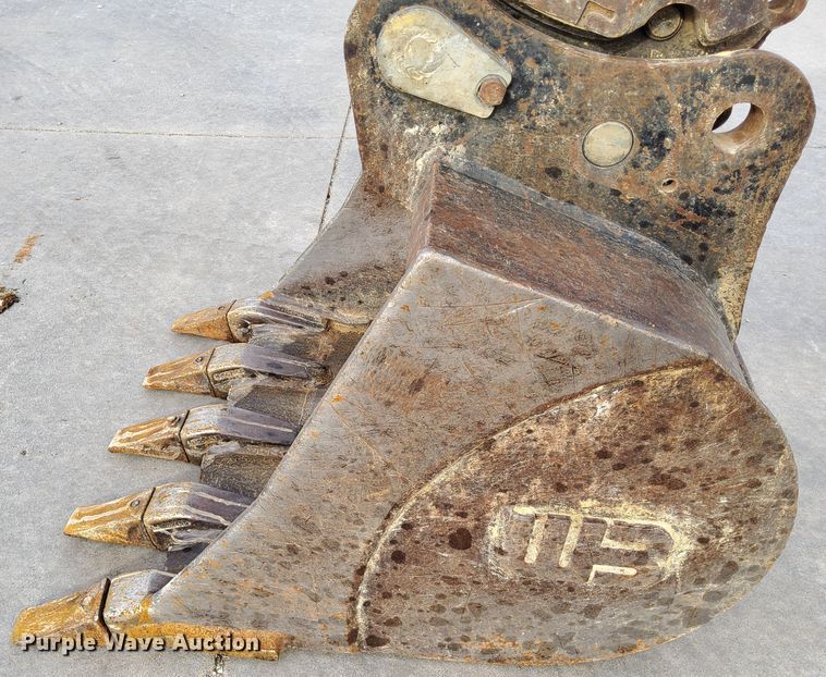 image for item DL2276 2015 Kubota KX040-4  mini excavator