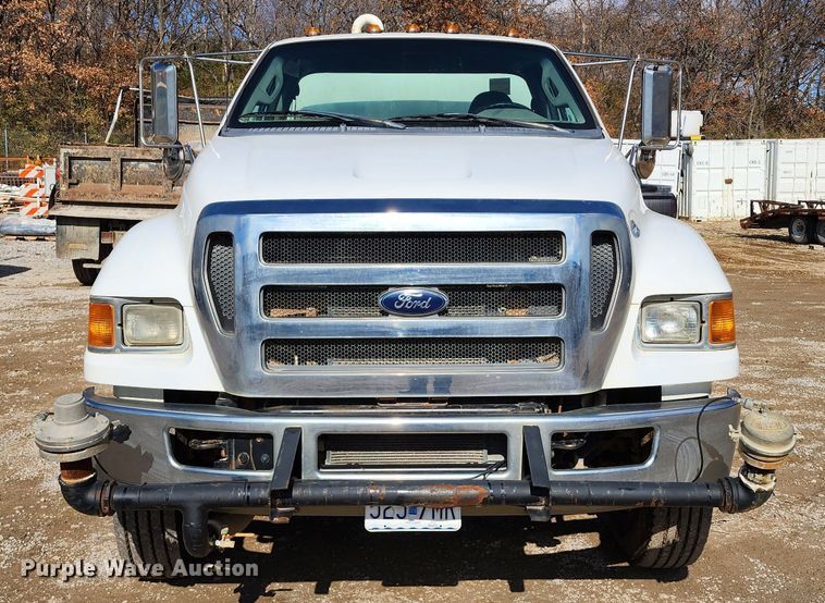 image for item DM4899 2011 Ford F750 Super Duty  water truck