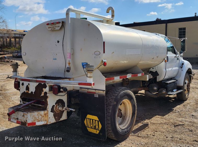 image for item DM4899 2011 Ford F750 Super Duty  water truck