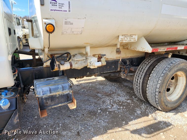 image for item DM4899 2011 Ford F750 Super Duty  water truck