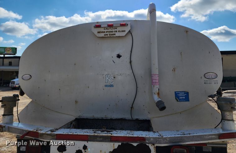 image for item DM4899 2011 Ford F750 Super Duty  water truck