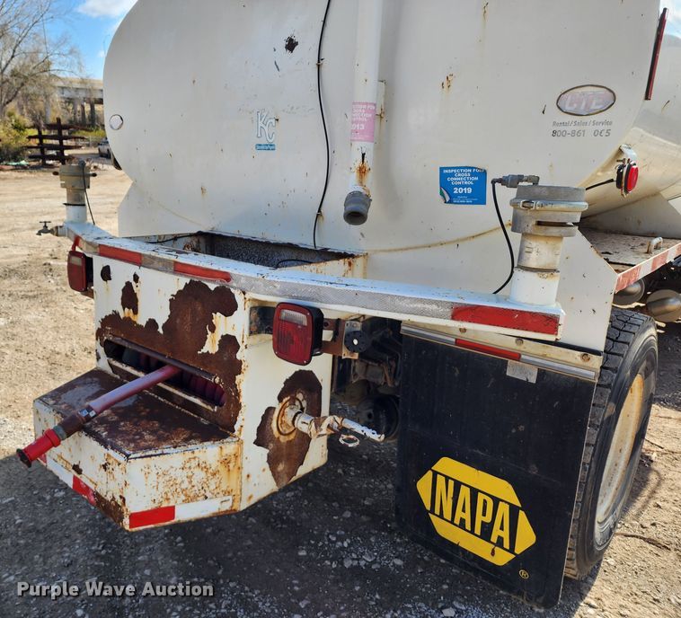 image for item DM4899 2011 Ford F750 Super Duty  water truck