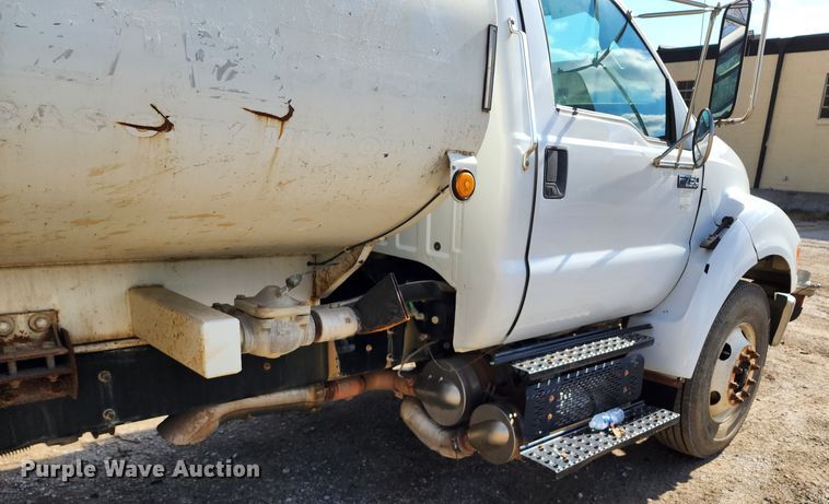 image for item DM4899 2011 Ford F750 Super Duty  water truck