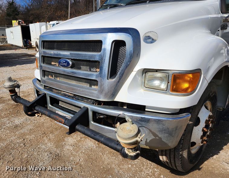 image for item DM4899 2011 Ford F750 Super Duty  water truck