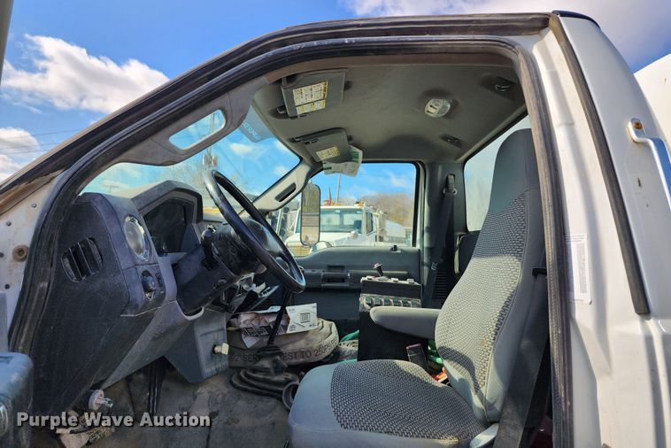 image for item DM4899 2011 Ford F750 Super Duty  water truck