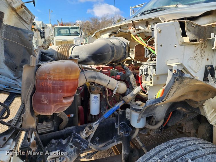 image for item DM4899 2011 Ford F750 Super Duty  water truck