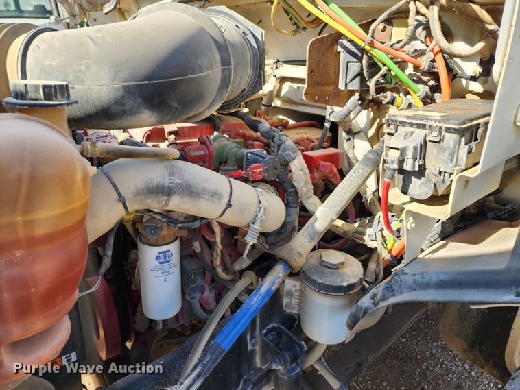 image for item DM4899 2011 Ford F750 Super Duty  water truck