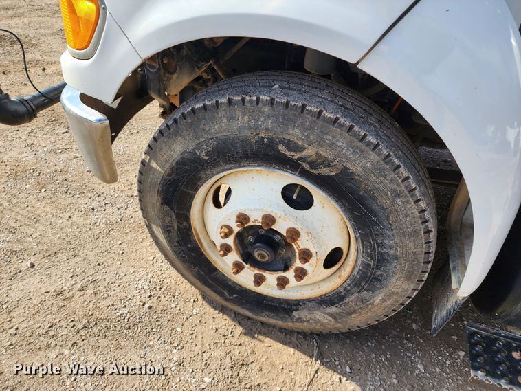 image for item DM4899 2011 Ford F750 Super Duty  water truck