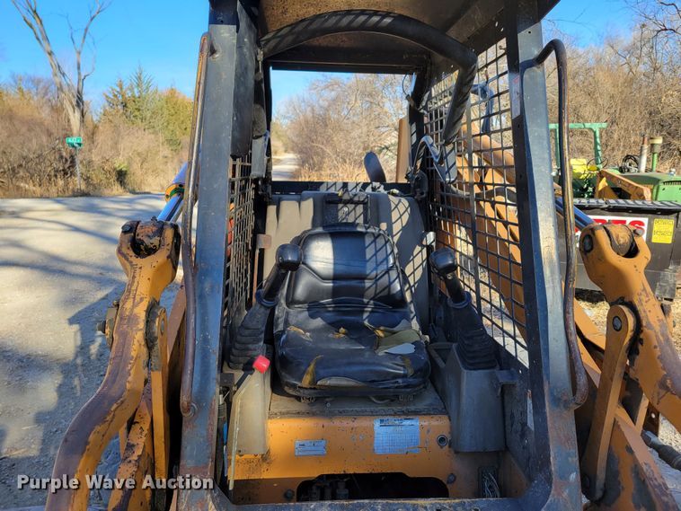 image for item DM8132 2006 Case 450  skid steer loader