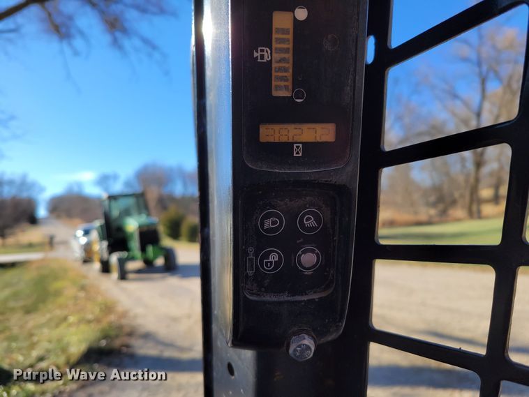 image for item DM8132 2006 Case 450  skid steer loader