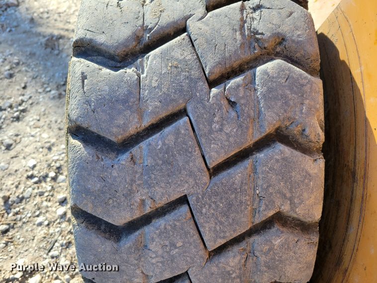 image for item DM8132 2006 Case 450  skid steer loader