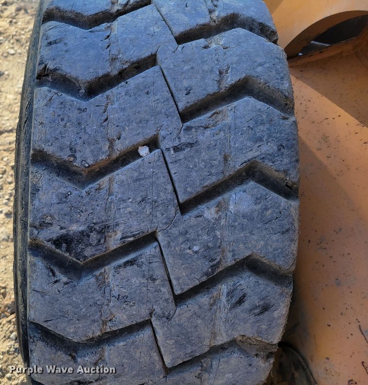 image for item DM8132 2006 Case 450  skid steer loader