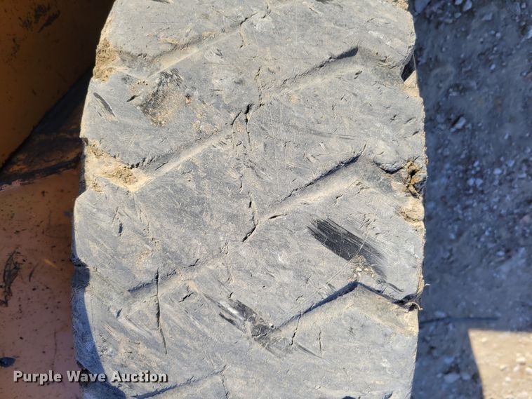 image for item DM8132 2006 Case 450  skid steer loader