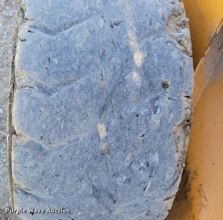 image for item DM8132 2006 Case 450  skid steer loader