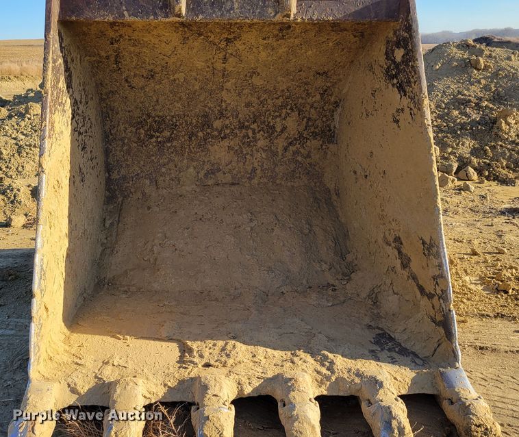 image for item DM8135 1987 Komatsu PC400LC-3  excavator