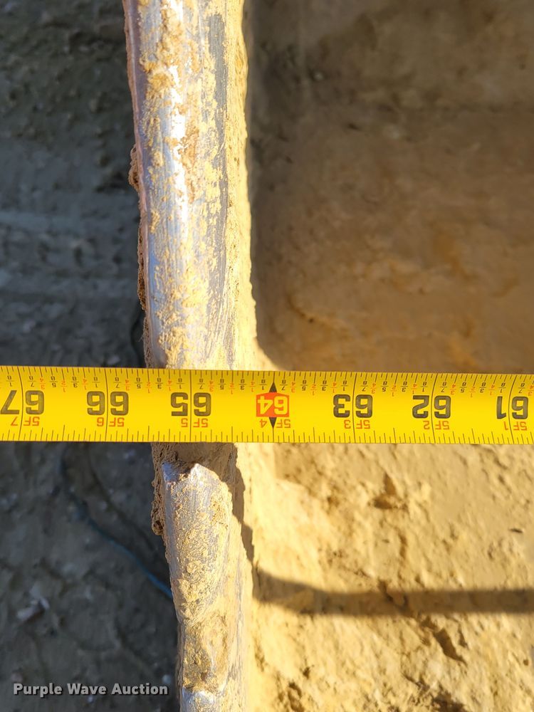 image for item DM8135 1987 Komatsu PC400LC-3  excavator