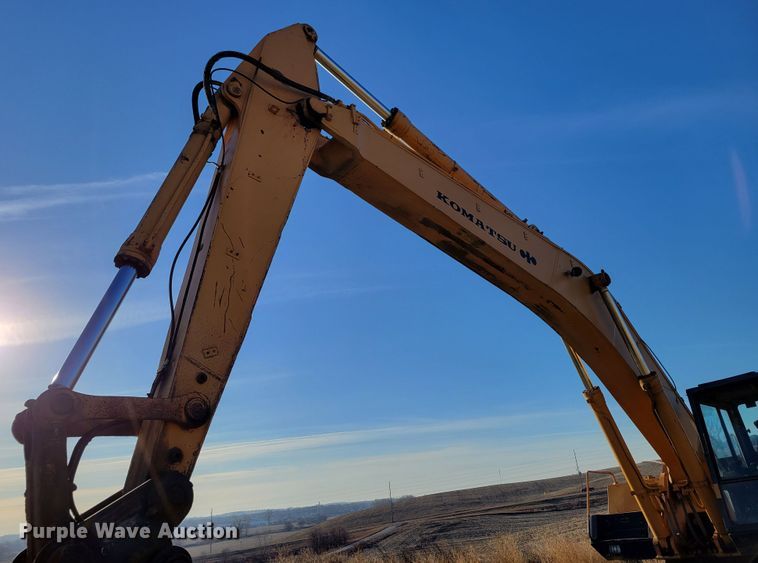 image for item DM8135 1987 Komatsu PC400LC-3  excavator