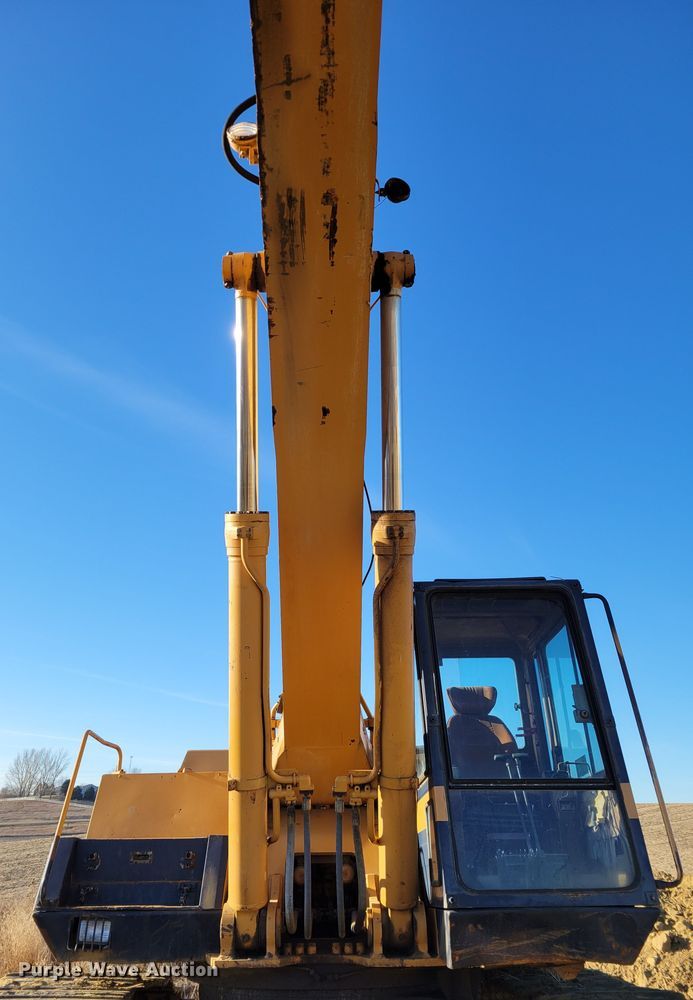 image for item DM8135 1987 Komatsu PC400LC-3  excavator